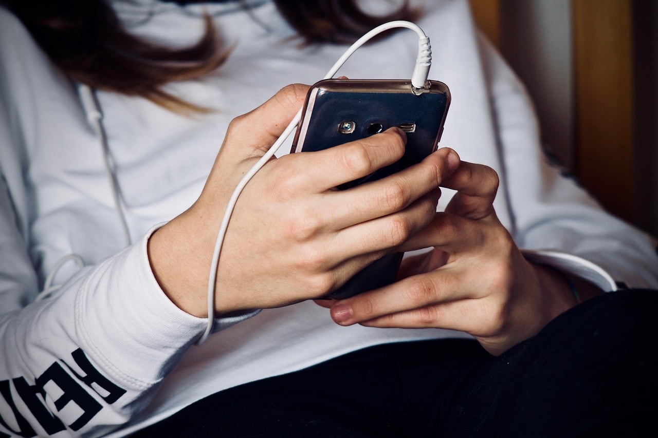 Download Your Virtual Girlfriend: Meet, Chat, Connect Realistically